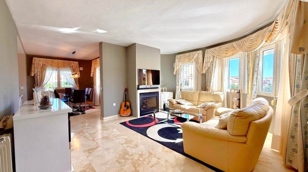 Resale - Villa -
Orihuela Costa - Los Dolses