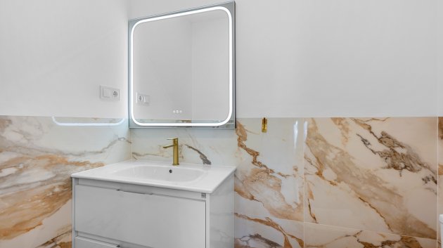 Resale - Apartments -
Torrevieja - Punta Prima