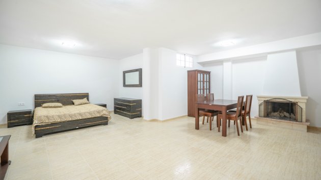 Resale - Villa -
Orihuela Costa - Pau 26