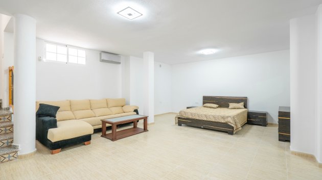 Resale - Villa -
Orihuela Costa - Pau 26
