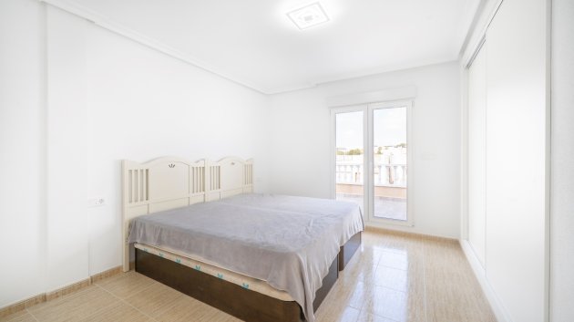 Resale - Villa -
Orihuela Costa - Pau 26