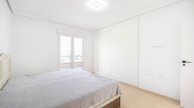 Resale - Villa -
Orihuela Costa - Pau 26