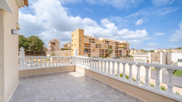 Resale - Villa -
Orihuela Costa - Pau 26