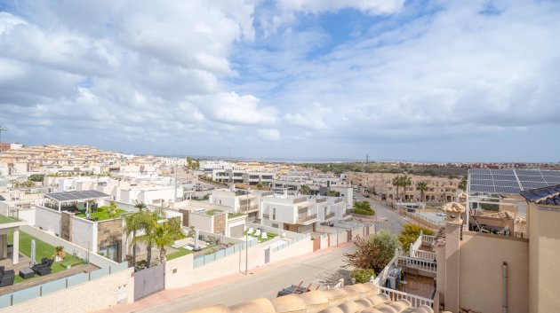 Resale - Villa -
Orihuela Costa - Pau 26