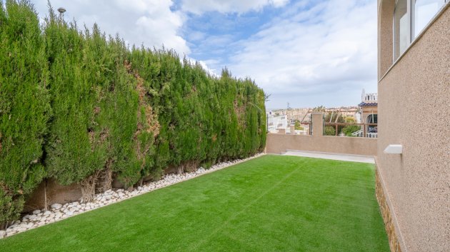 Resale - Villa -
Orihuela Costa - Pau 26