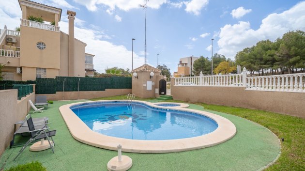 Resale - Villa -
Orihuela Costa - Pau 26