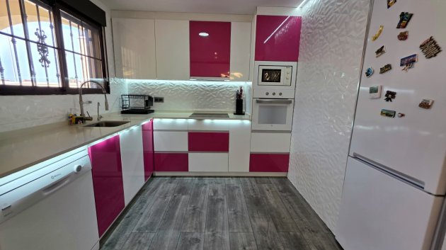 Resale - Villa -
Torrevieja - Sector 25