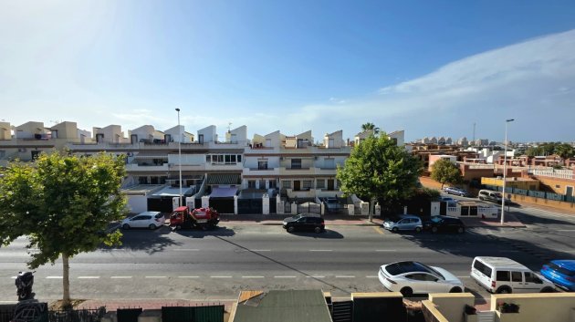 Resale - Villa -
Torrevieja - Sector 25