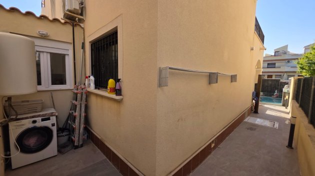 Resale - Villa -
Torrevieja - Sector 25