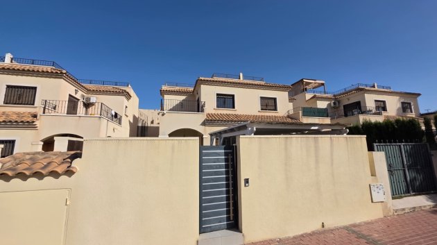 Resale - Villa -
Torrevieja - Sector 25
