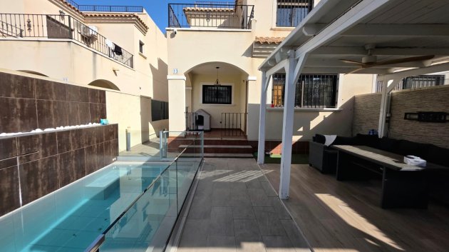 Resale - Villa -
Torrevieja - Sector 25