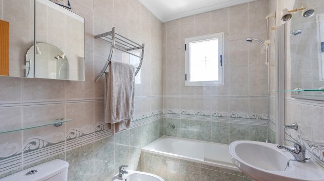 Resale - Townhouse -
Vistabella - Vistabella Golf