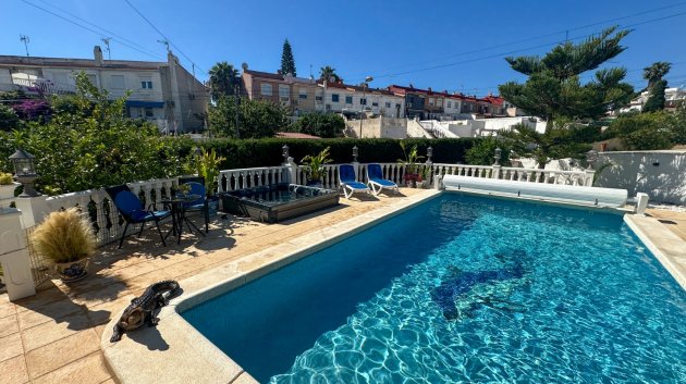 Reventa - Adosado -
Torrevieja - Los Balcones
