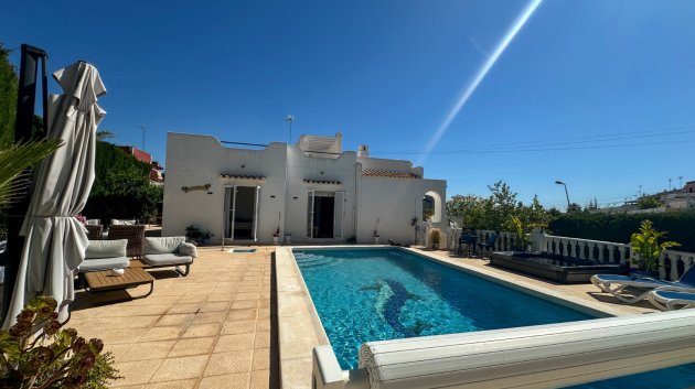 Reventa - Adosado -
Torrevieja - Los Balcones