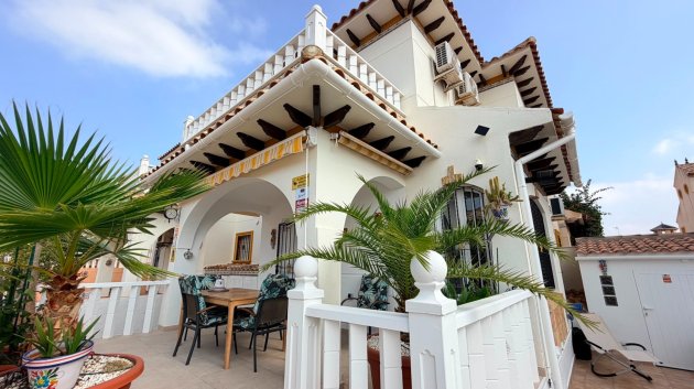 Reventa - Chalets -
Lomas de Cabo Roig - Orihuela Costa
