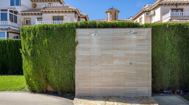 Reventa - Chalets -
Lomas de Cabo Roig - Orihuela Costa
