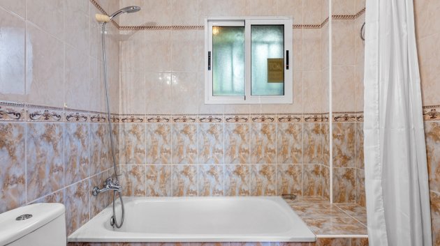 Reventa - Chalets -
Orihuela Costa - El Galan