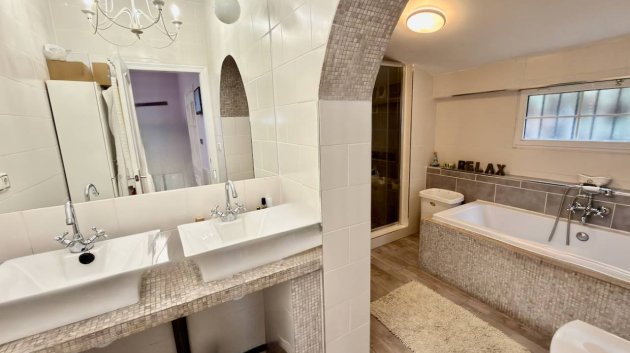 Resale - Villa -
Almoradí - Heredades