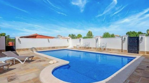 Resale - Villa -
Almoradí - Heredades