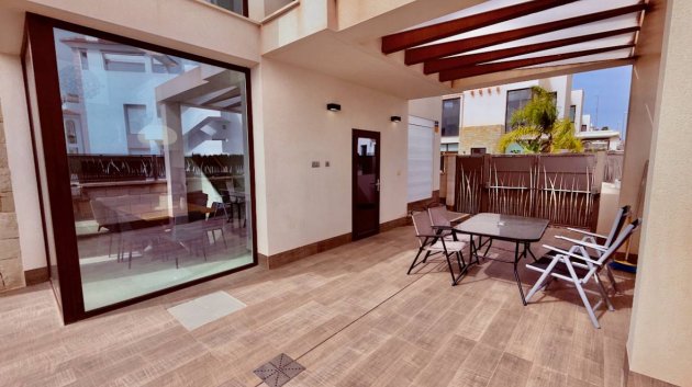 Resale - Villa -
Ciudad Quesada - Pueblo Bravo
