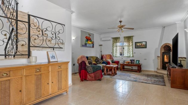 Resale - Villa -
Catral
