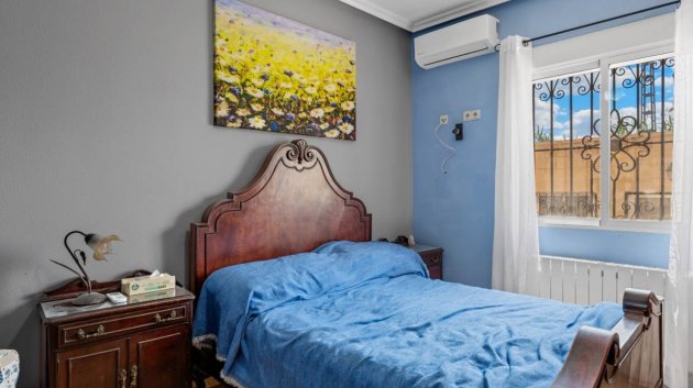 Resale - Villa -
Catral