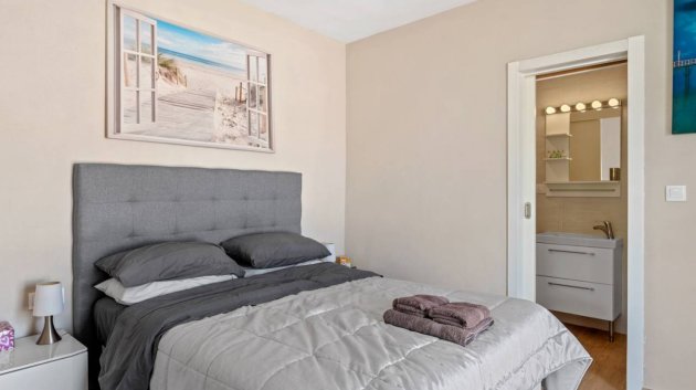 Resale - Villa -
Catral