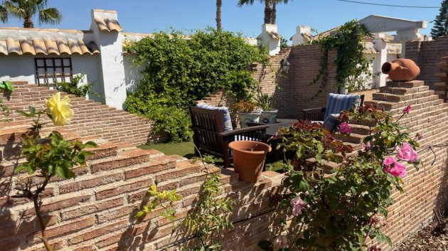 Resale - Villa -
Catral