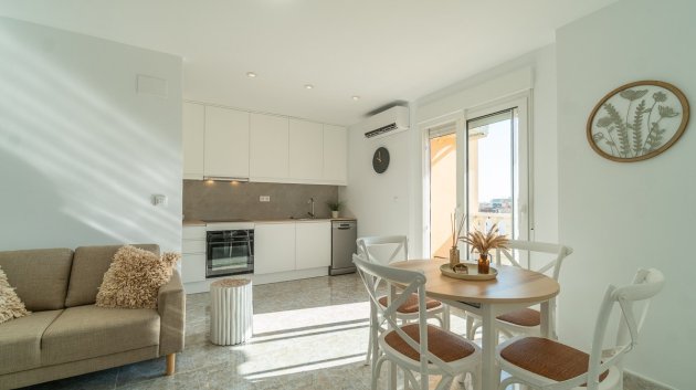 Resale - Apartments -
Torrevieja - La Mata