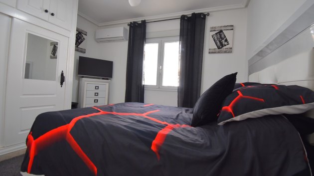 Resale - Villa -
Orihuela Costa - Playa Flamenca