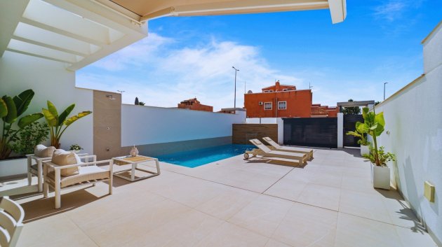Resale - Villa -
Los Montesinos - La Herrada