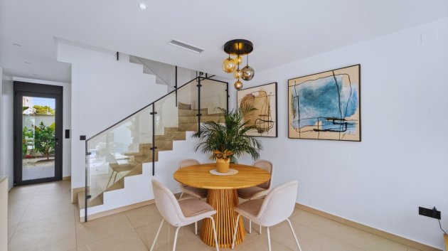 Resale - Villa -
Los Montesinos - La Herrada
