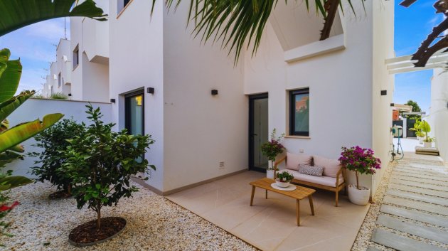 Resale - Villa -
Los Montesinos - La Herrada