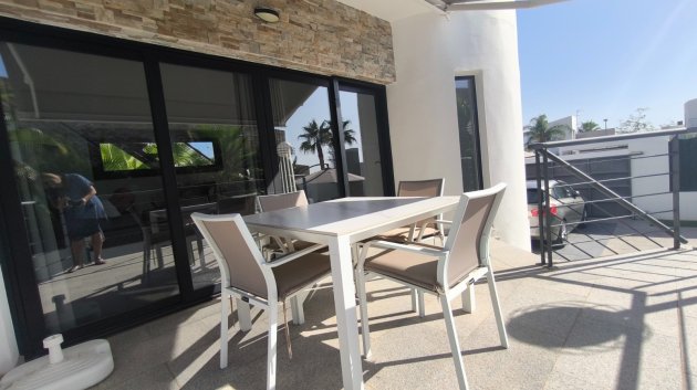 Resale - Villa -
Polop - Alberca