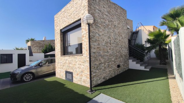 Resale - Villa -
Polop - Alberca