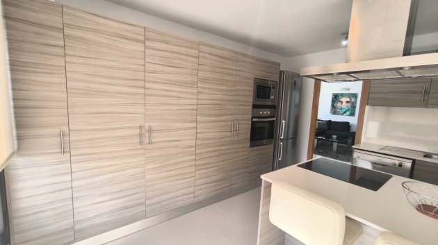 Resale - Villa -
Polop - Alberca