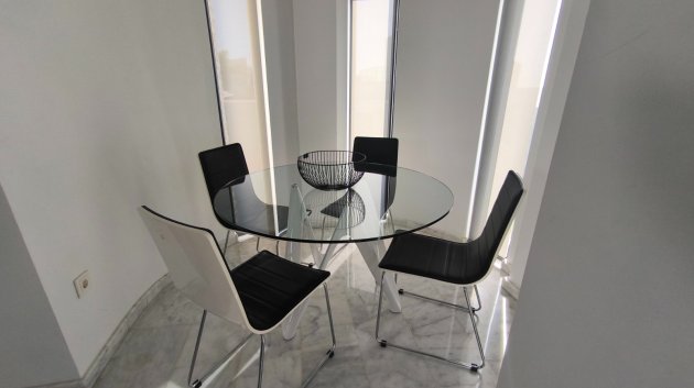 Resale - Villa -
Polop - Alberca