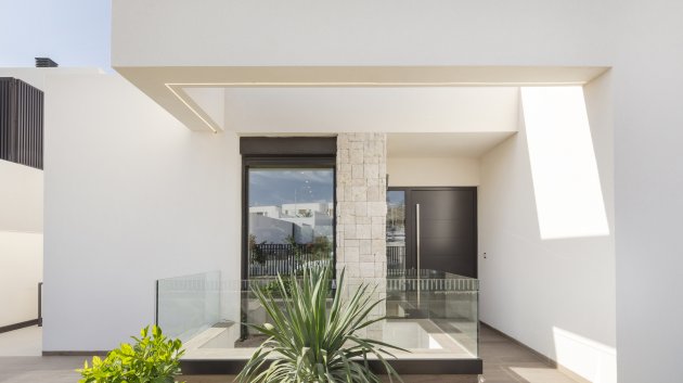 Obra nueva - Chalets -
La Finca Golf