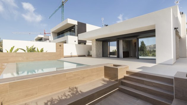 Obra nueva - Chalets -
La Finca Golf