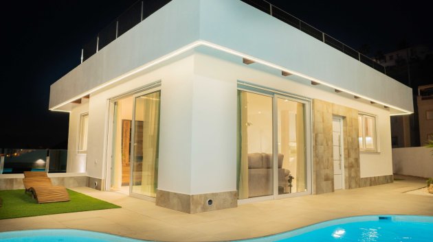 Obra nueva - Chalets -
Ciudad Quesada