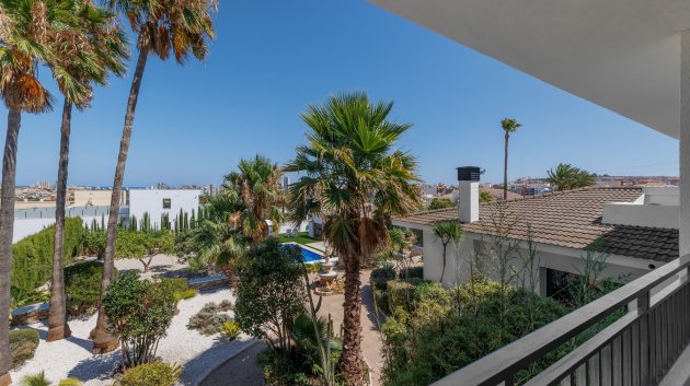 Resale - Villa -
Calpe - Gargasindi