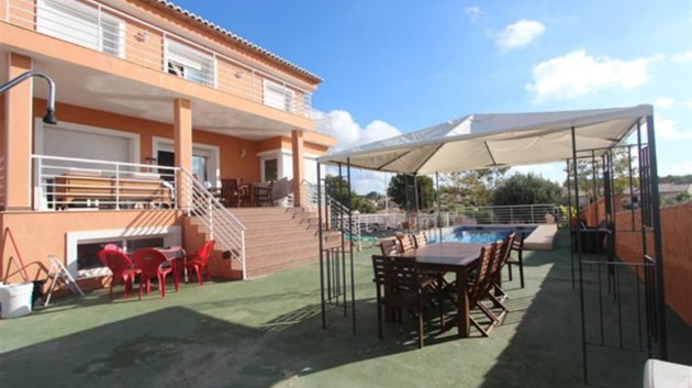 Resale - Villa -
Calpe - Cometa