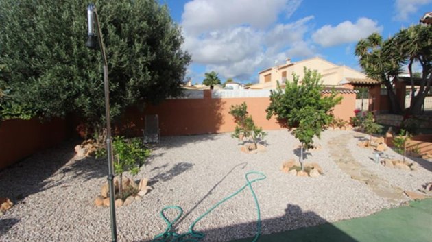 Resale - Villa -
Calpe - Cometa