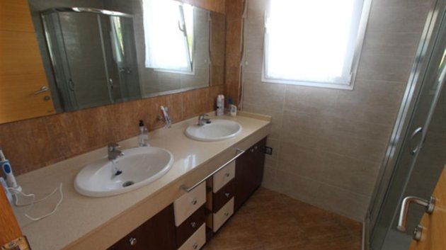 Resale - Villa -
Calpe - Cometa