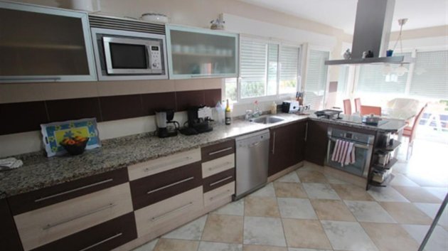 Resale - Villa -
Calpe - Cometa