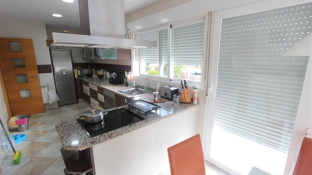 Resale - Villa -
Calpe - Cometa