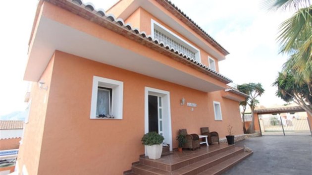 Resale - Villa -
Calpe - Cometa