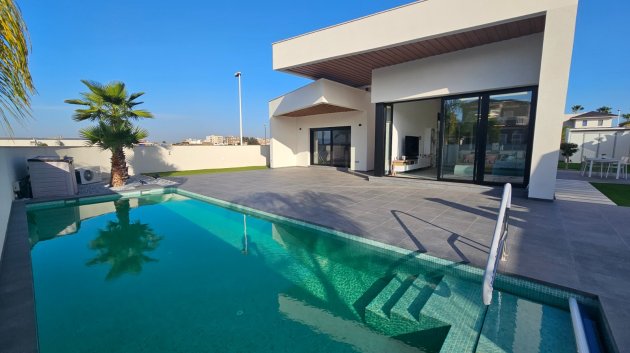 Resale - Villa -
Formentera del Segura - Fincas de La Vega