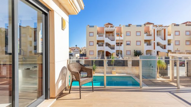 Reventa - Chalets -
Orihuela Costa - La Zenia