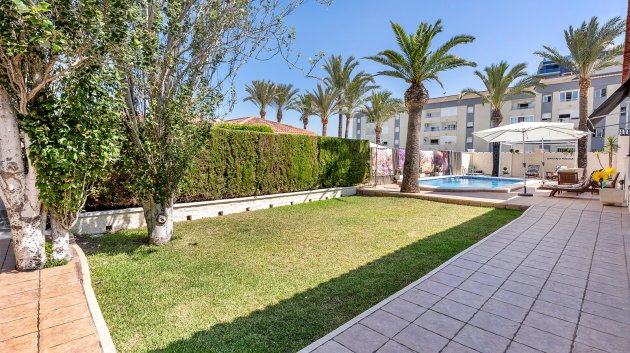 Reventa - Chalets -
Torrevieja - Rocio del Mar